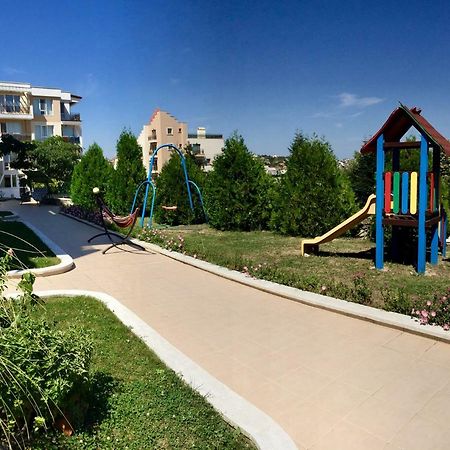 К-Кс "Солита", Студио Под Наем Byala  Eksteriør billede